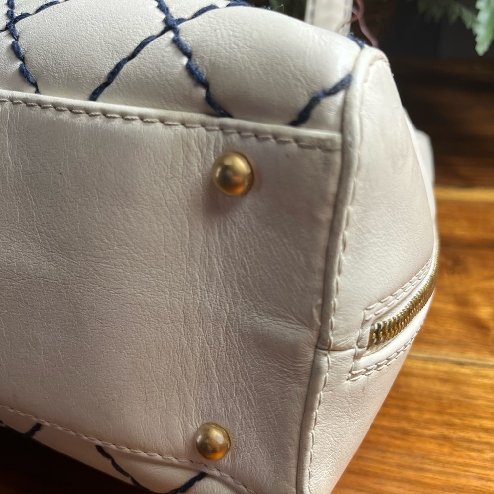 Vintage Chanel off Cream Leather Tote Bag - Picture 12 of 16